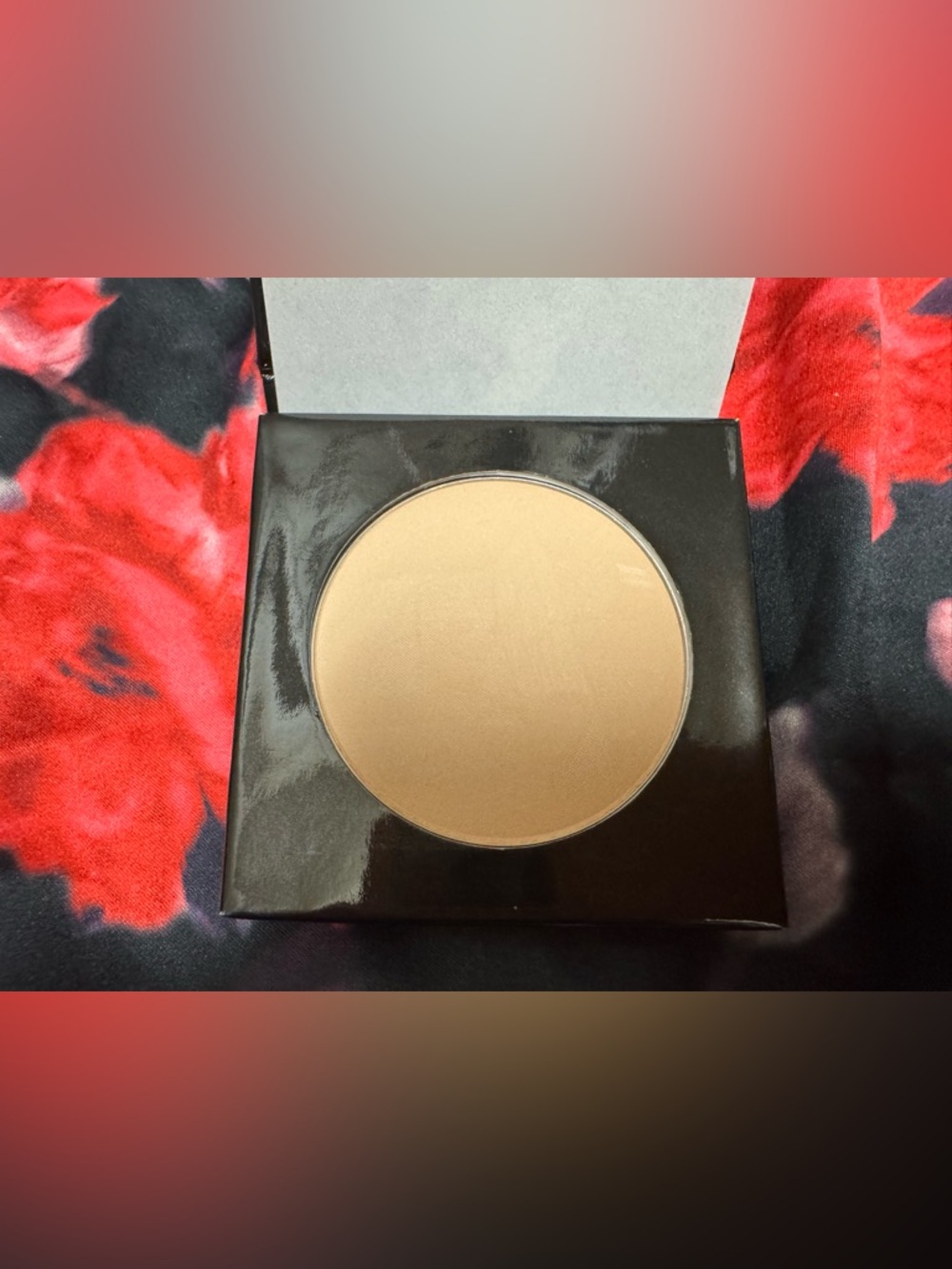 New TruAura Perfect Powder Foundation - In Beige - Clean Skincare - free gift 🎁 - Picture 8 of 10